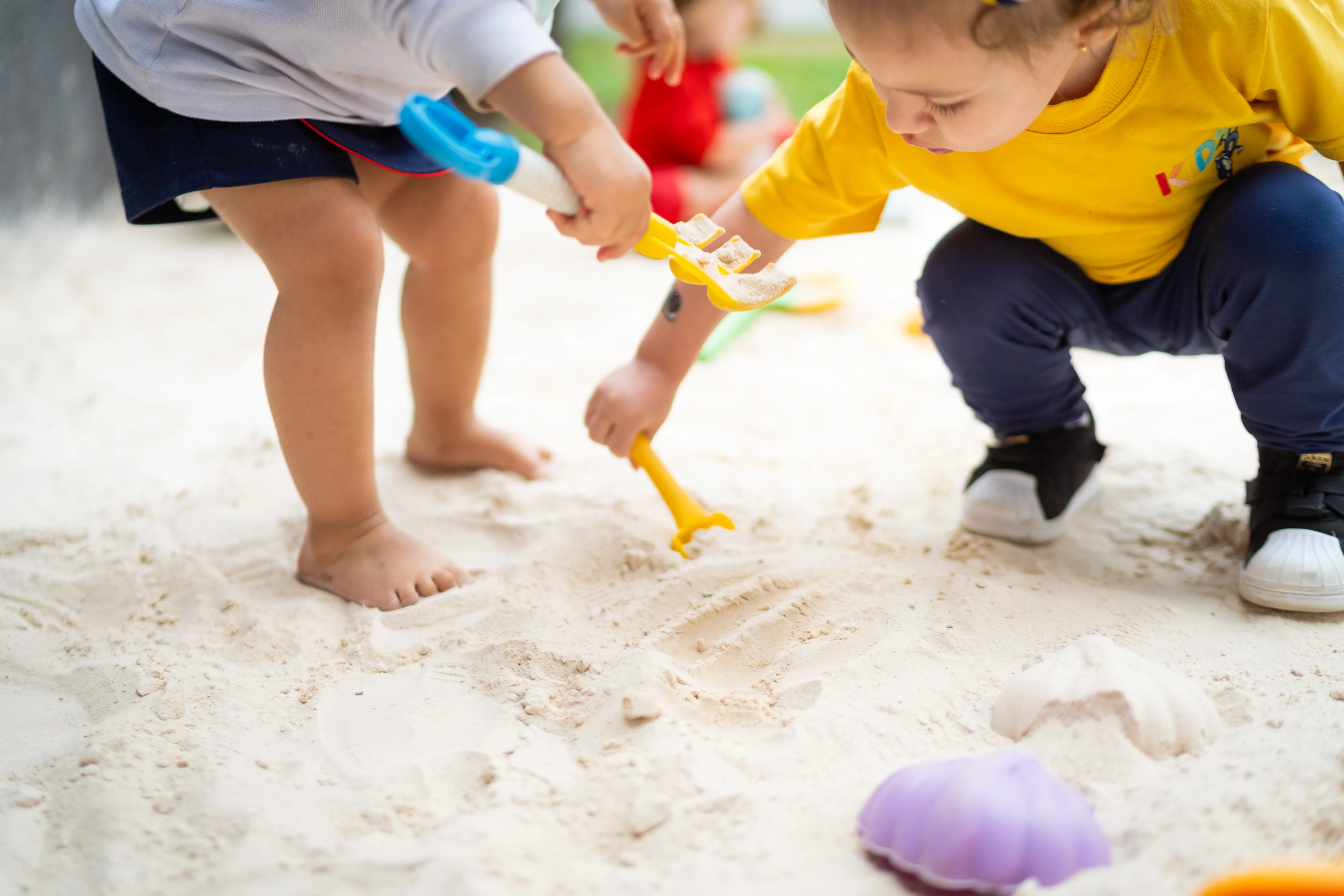Equipe KIDS com crianças